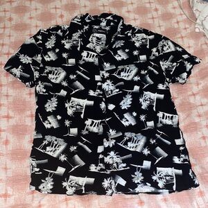 Original Use Monochrome Graphic Men's Shirt